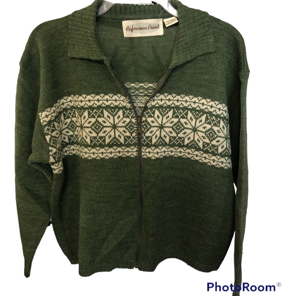 Reference Point zip-up cardigan sweater.  EUC size medium.
